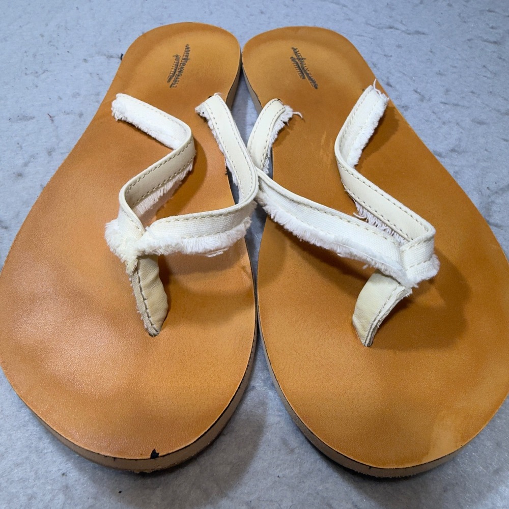 American Eagle Outfitter Womens Frayed Canvas Flip Flop Sandals Tan Cream Size 9